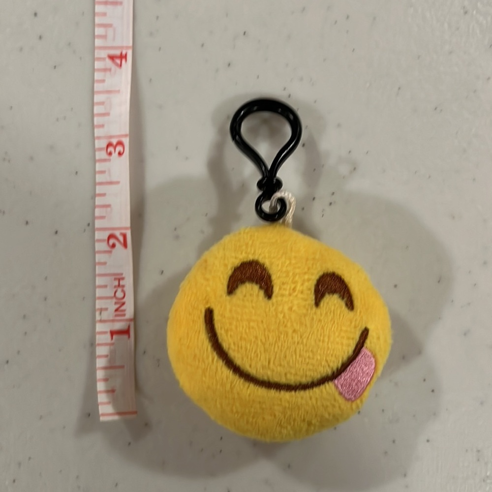 16 Emoji Keychains/Backpack Clips - Picture 3 of 3
